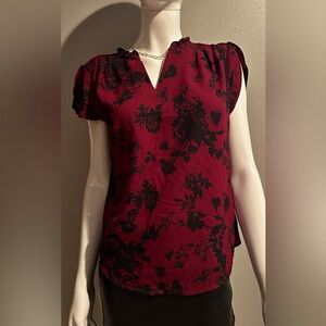 41 Hawthorn Black and Red V-Neck Short Sleeve Top